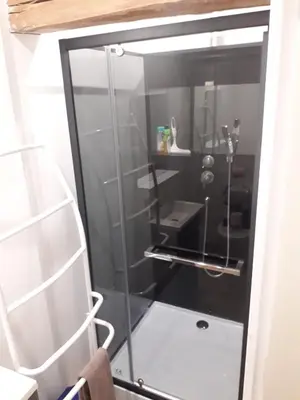 Salle de bains dans l'établissement Quiétude Vexinoise