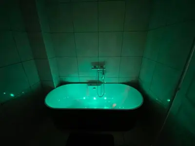 Salle de bains dans l'établissement Big, very bright house