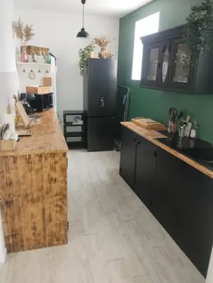 Cuisine ou kitchenette dans l'établissement La plume
