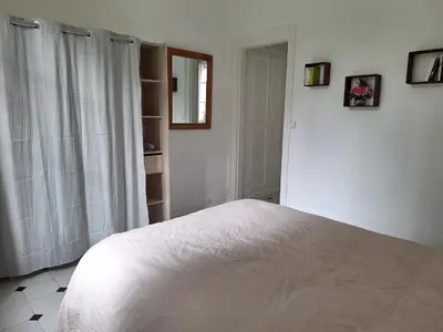 Un ou plusieurs lits dans un hébergement de l'établissement La maison du bout d en haut