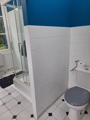 Salle de bains dans l'établissement La maison du bout d en haut