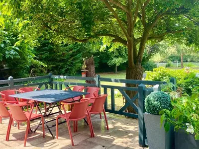Jardin de l'établissement maison week end vacances 1H Paris Ouest