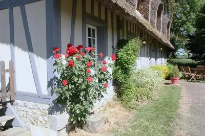 Jardin de l'établissement La chaumière de l'épine - Maison paisible entre forêts & plages