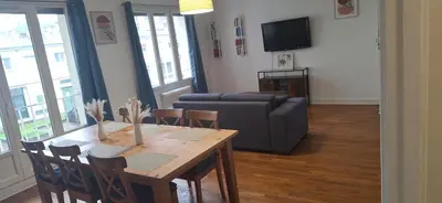 Télévision ou salle de divertissement dans l'établissement La boulange, appartement familial ou entreprise Ménage et linge inclus