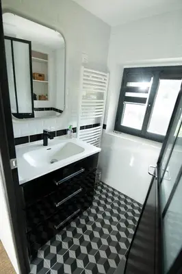 Salle de bains dans l'établissement La maison du 1, Vexin