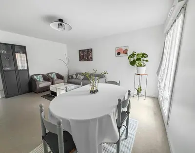 Plan de l'établissement Spacieux & lumineux avec balcon