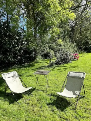 Jardin de l'établissement Petite maison et grand jardin Wifi Mer a 20 minutes