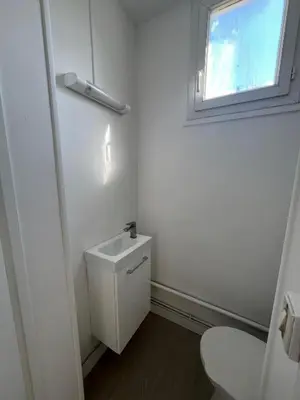 Salle de bains dans l'établissement Le Robespierre
