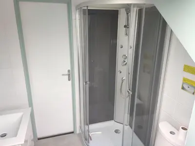 Salle de bains dans l'établissement Choupinerie Normande