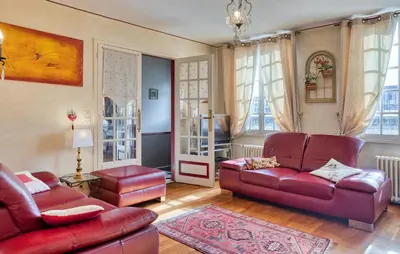 Coin salon dans l'établissement 3 Bedroom Awesome Home In Vernon