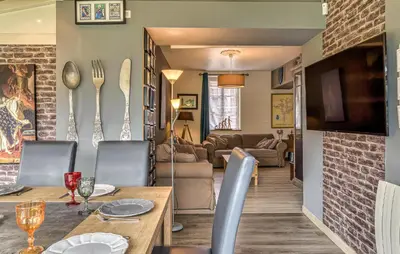 Coin salon dans l'établissement Stunning Home In Torcy-Le-Grand