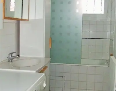 Salle de bains dans l'établissement Chambre chez l'habitant dans un appartement à 2 pas de la gare SNCF et à 300m de la gare routière