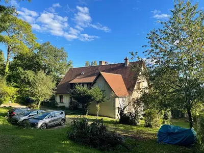 Jardin de l'établissement Grande Maison dans la nature et le calme