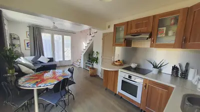 Cuisine ou kitchenette dans l'établissement Gîte des Bruyères à Coye-la-Forêt