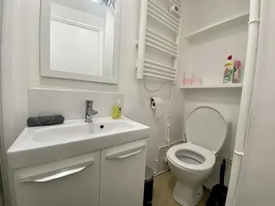 Salle de bains dans l'établissement Nid Cosy au Centre de Rouen - 074