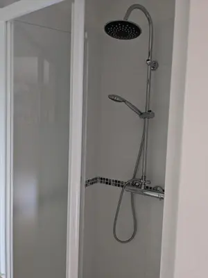 Salle de bains dans l'établissement chambre du Saussay