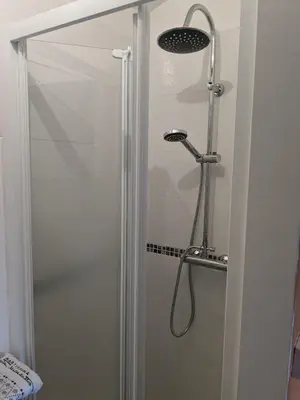 Salle de bains dans l'établissement chambre du Saussay