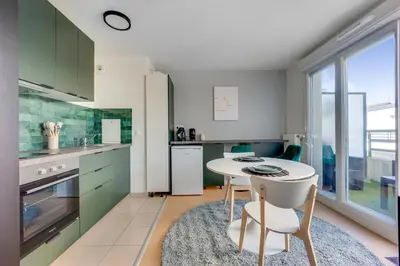 Cuisine ou kitchenette dans l'établissement Le Lumineux - FIND ESTATE