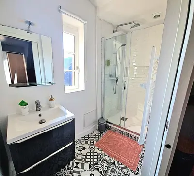 Salle de bains dans l'établissement Les Bons Enfants 4