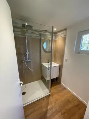 Salle de bains dans l'établissement Maison à la campagne