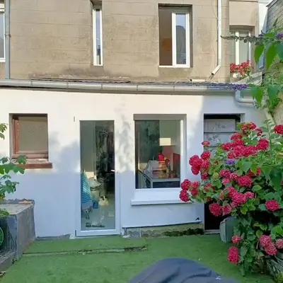 Maison spacieuse de 2 chambres avec cour