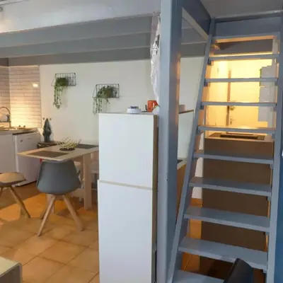 Cuisine ou kitchenette dans l'établissement Appartement cosy à Amiens avec jardin