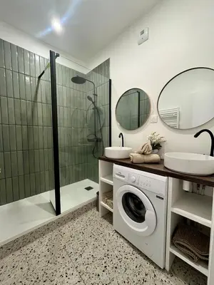 Salle de bains dans l'établissement Les Capucines