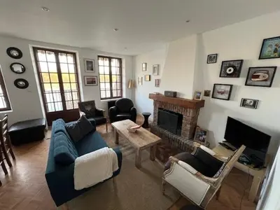 Coin salon dans l'établissement La Parenthèse en bord de seine