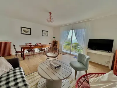 Télévision ou salle de divertissement dans l'établissement Villa clair de Falaises