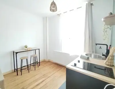 Cuisine ou kitchenette dans l'établissement Le Cocon Cosy - Gare 5 min , accès Paris facile