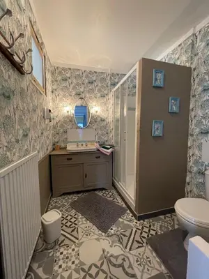 Salle de bains dans l'établissement Relais des Anges