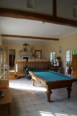 Billard dans l'établissement Le Relais De Dalibray