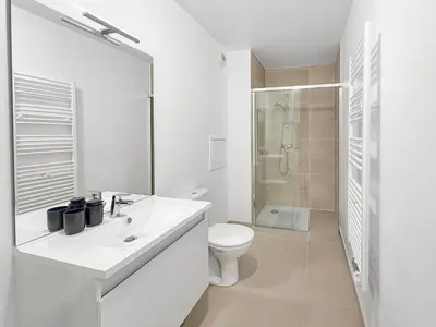 Salle de bains dans l'établissement Studio lumineux avec balcon privé
