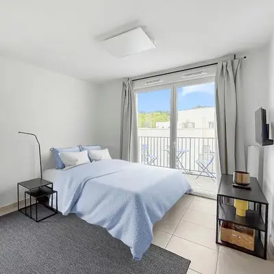 Studio lumineux avec balcon privé