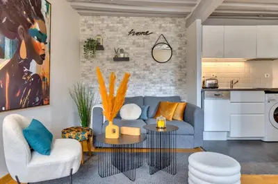 Cuisine ou kitchenette dans l'établissement Bienvenue au Solenne votre pied-à-terre de charme au cœur de Rouen