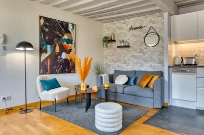 Cuisine ou kitchenette dans l'établissement Bienvenue au Solenne votre pied-à-terre de charme au cœur de Rouen