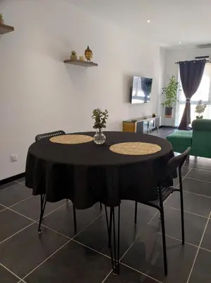 Télévision ou salle de divertissement dans l'établissement Charmant studio mezzanine centre ville