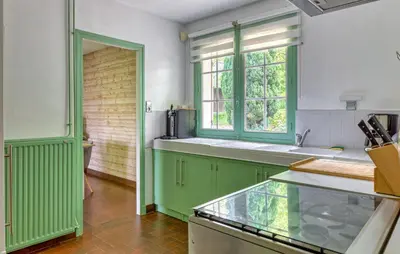 Cuisine ou kitchenette dans l'établissement Maison Vue Campagne