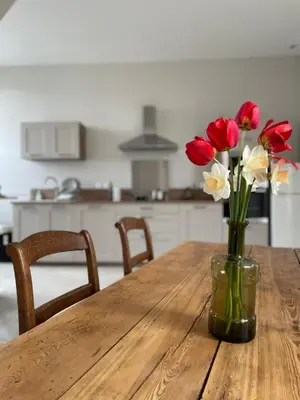 Cuisine ou kitchenette dans l'établissement Le Clos de Lignières, chez Marguerite