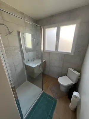 Salle de bains dans l'établissement La maison des amis