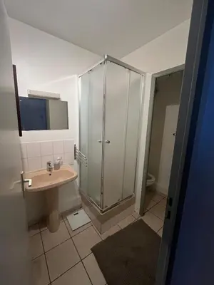 Salle de bains dans l'établissement Studio près gare Amiens et centre
