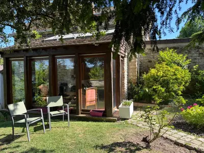 Jardin de l'établissement La cabane au fond du jardin
