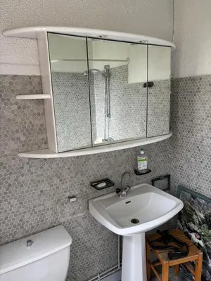 Salle de bains dans l'établissement La cabane au fond du jardin