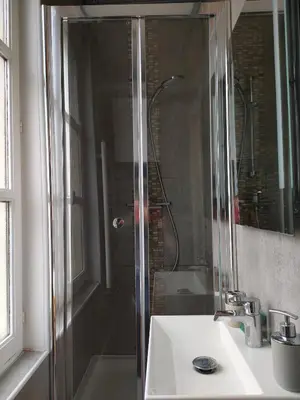 Salle de bains dans l'établissement Appartement Cosy avec jardinet