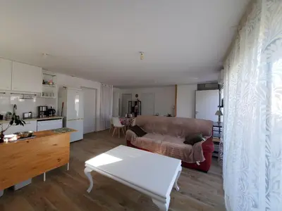 Cuisine ou kitchenette dans l'établissement Jolie maison , jardin privé , classée 3 étoiles