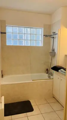 Salle de bains dans l'établissement Appartement 2 personnes sur Amiens