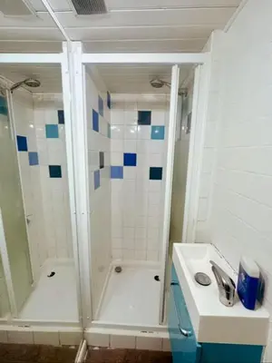 Salle de bains dans l'établissement La ContrEscarpe - 4 couchages - Cour PRiVÉE - Secteur GARE CENTRE