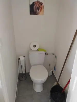 Salle de bains dans l'établissement studio près de cergy calme