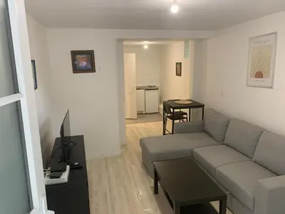 Télévision ou salle de divertissement dans l'établissement Studio cosy proche gare des Mureaux