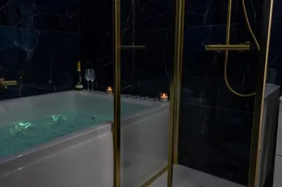 Plan de l'établissement Le Passion Room - Love Room - Jacuzzi